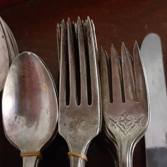 Silverware - Picture 1 of 10